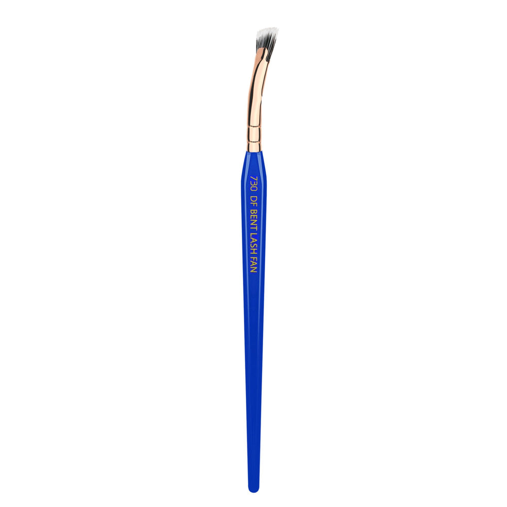 Brocha Bdellium Tools para máscara, diseño bent fan para llegar a las raíces de pestañas.