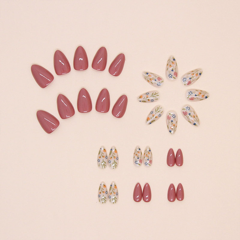 BDKAIWU detalle del arte floral en las uñas para un look sofisticado.