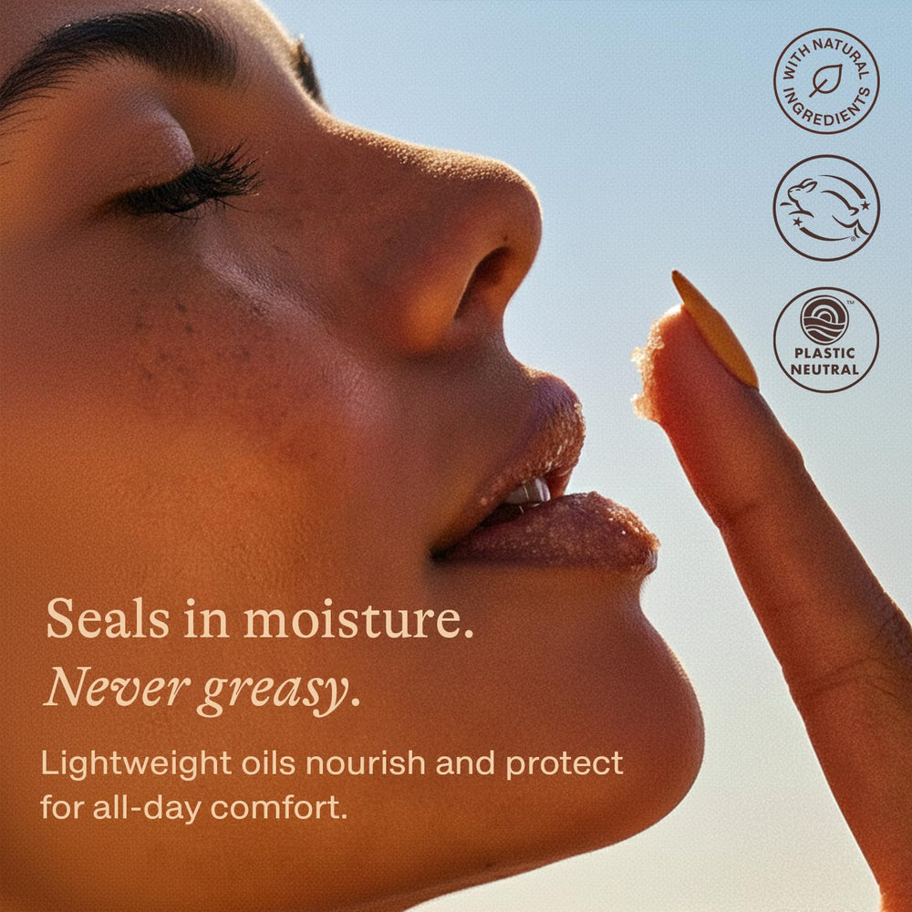 Beauty by Earth exfoliante labial frambuesa contiene aceites nutritivos para hidratación sostenida.