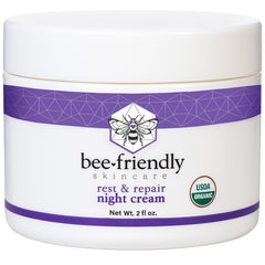 BeeFriendly Crema Nocturna Orgánica en envase, lista para nutrir la piel durante la noche.