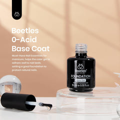 Beetles Base Coat con adhesión mejorada para una manicura duradera.