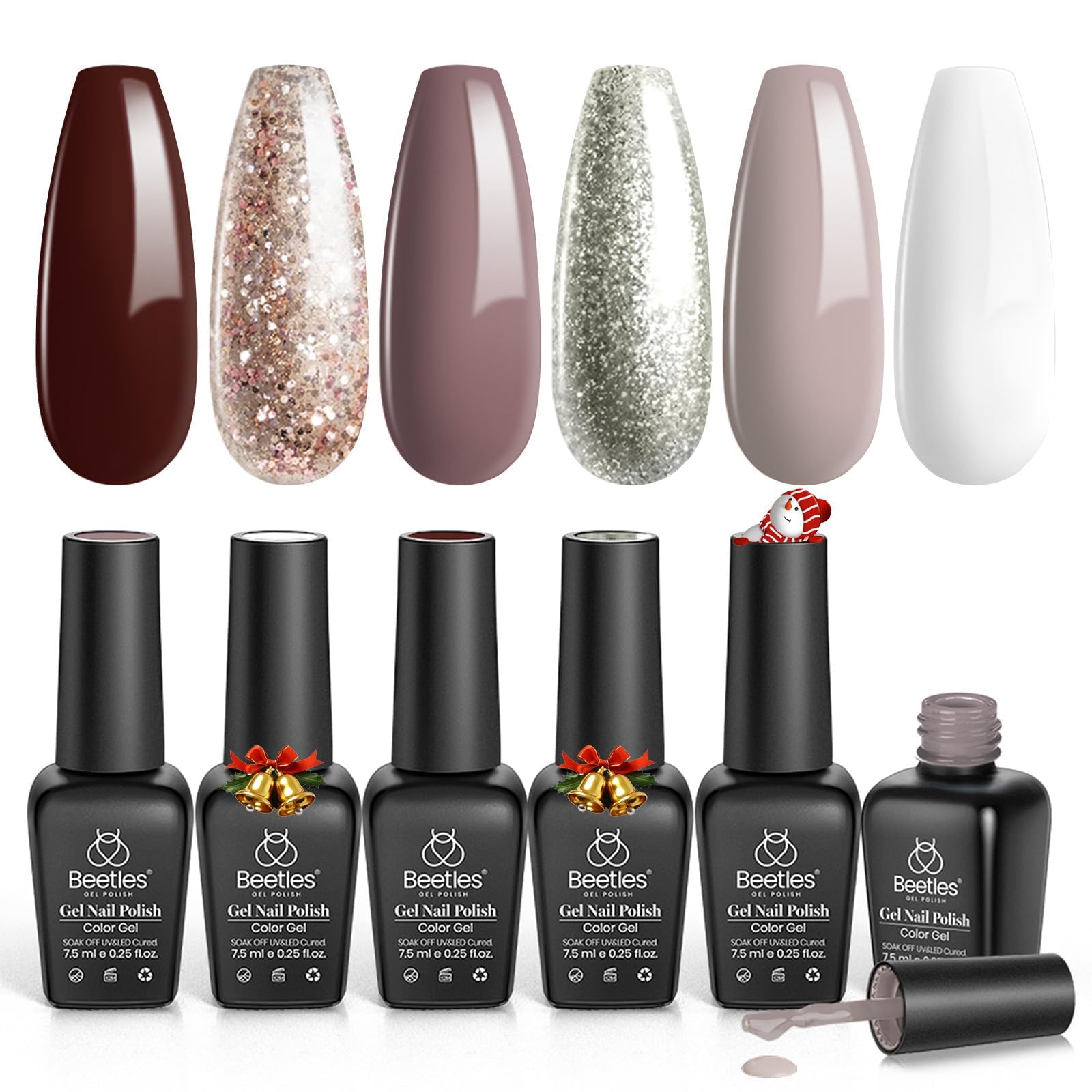 Beetles diseño navideño: manicura festiva con brillo.
