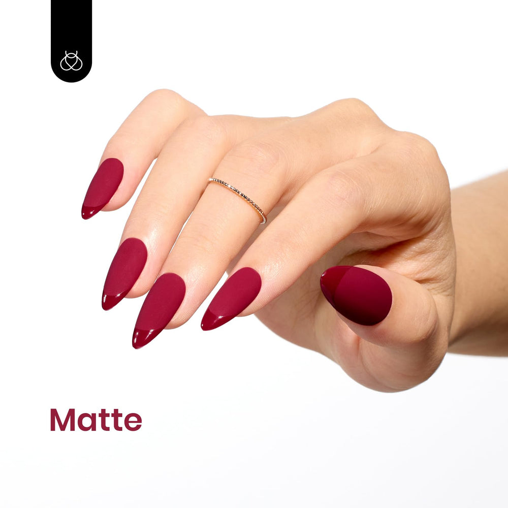 Beetles Esmalte Gel Rojo bajo lámpara UV/LED, curado para acabado duradero