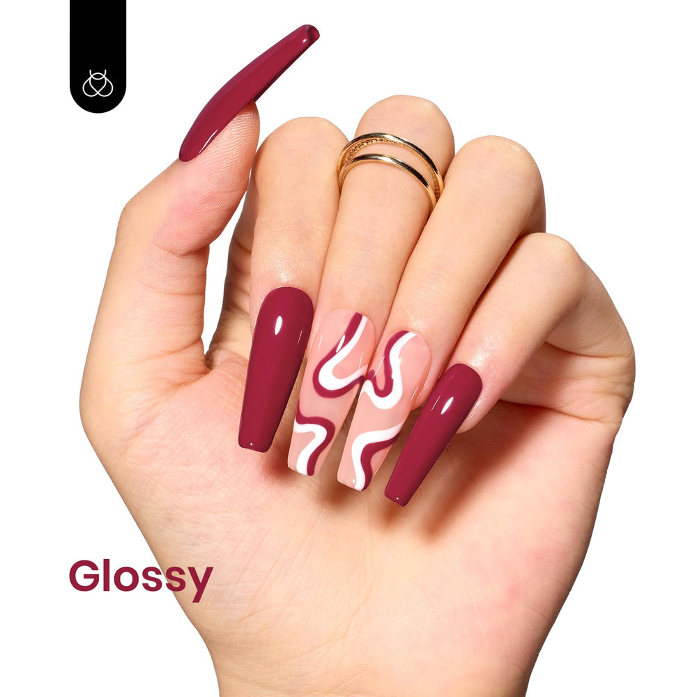 Beetles Esmalte Gel Rojo en uñas pulidas, look invernal elegante