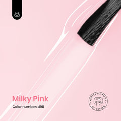 Beetles gel de uñas Milky Pink: enfoque de aplicación por capas para construir color sutil.