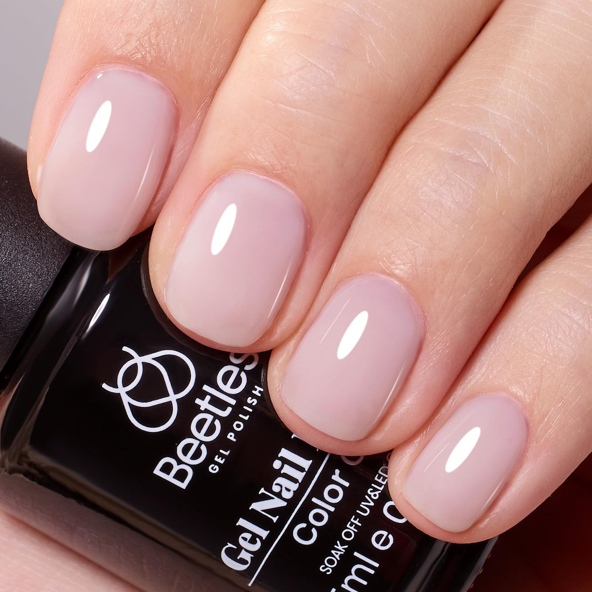 Beetles Nude Gel Polish, bote 15 ml, acabado translúcido para uñas limpias.