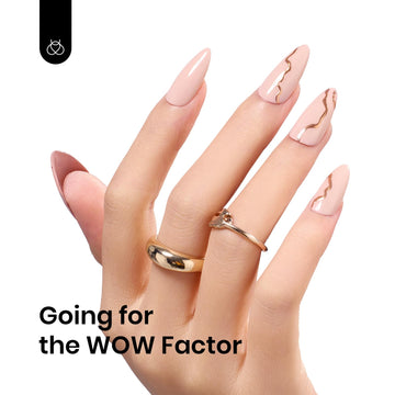 Frasco abierto Beetles Nude Gel Polish muestra consistencia cremosa