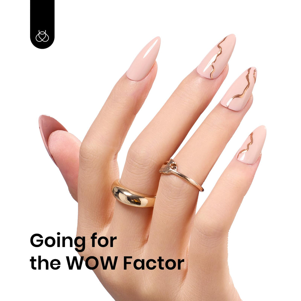 Frasco abierto Beetles Nude Gel Polish muestra consistencia cremosa