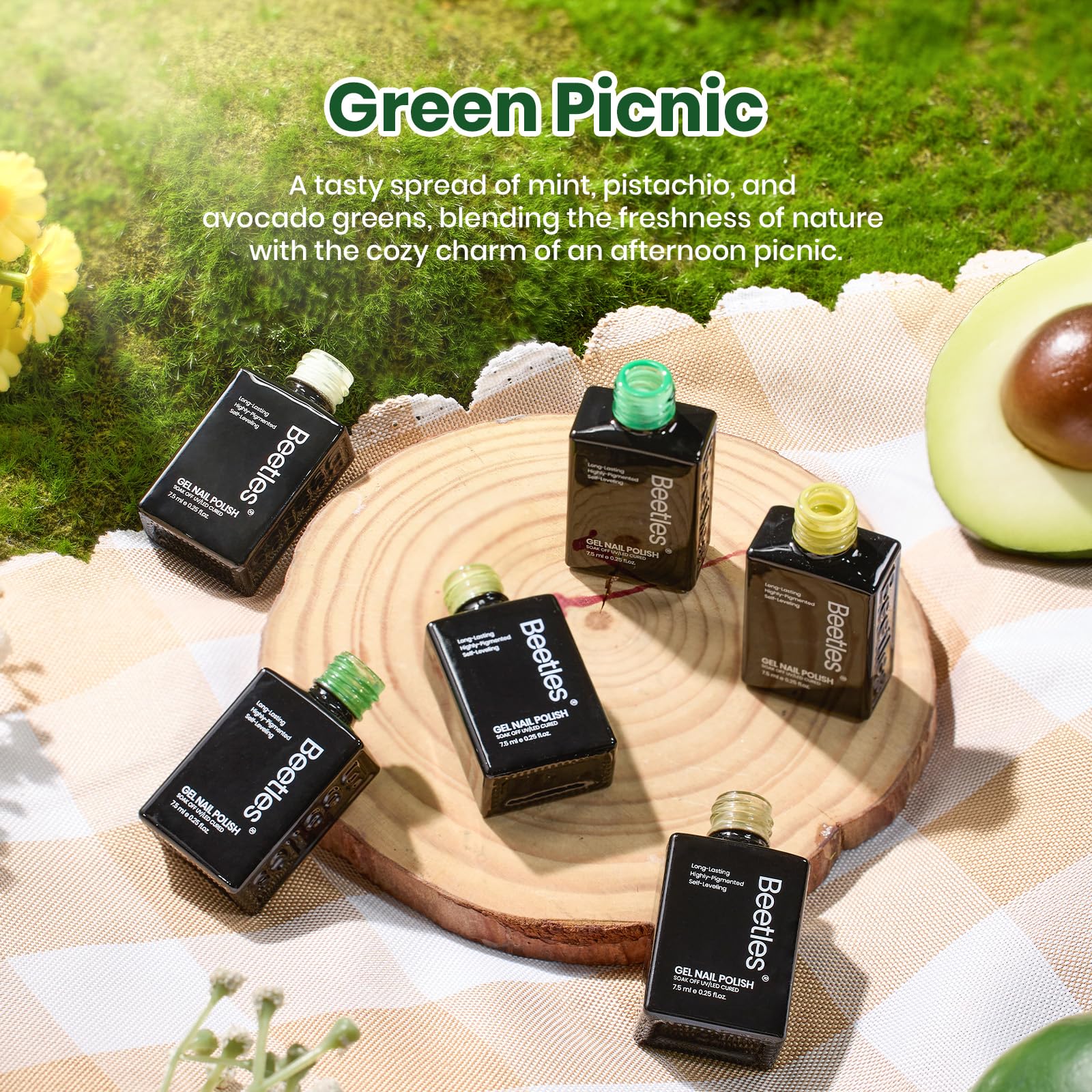 Beetles vernis gel vert pastel sur ongles brillants et lisses.