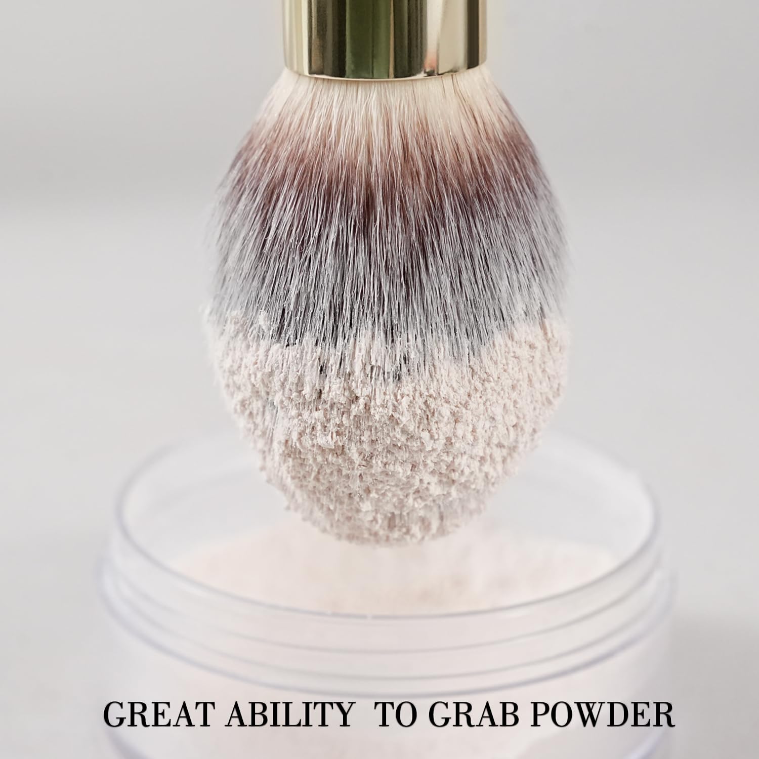 Pincel concealer BEILI para cubrir imperfecciones con detalle.
