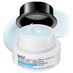 belif Aqua Bomb: botella elegante que sugiere hidratación rápida para la piel.