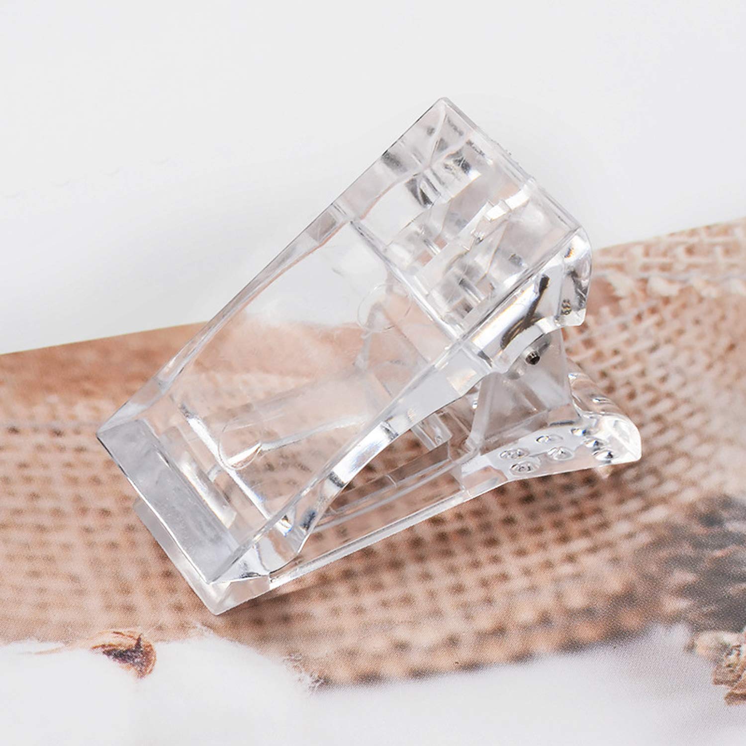 Diseño compacto Benbeno, cómodo de manejar durante manicura.