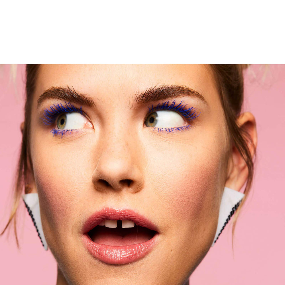 Volumen duradero sin manchas con Benefit BADgal BANG!