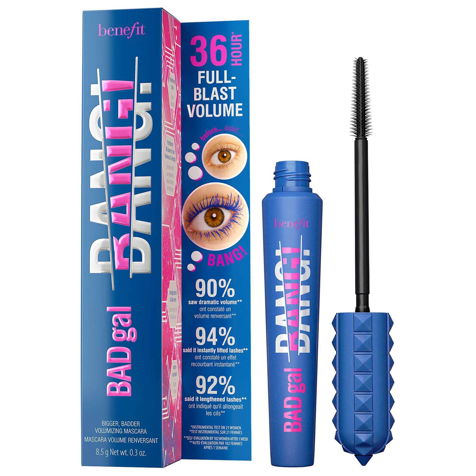 Benefit BADgal BANG! mascara en tono azul brillante para mirada audaz