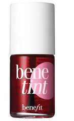 Benefit Benetint Mini con aplicador punta-gota para color preciso en labios.