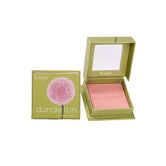 Benefit Dandelion Blush Rose Baby-Pink, texture légère pour un teint frais et naturel.