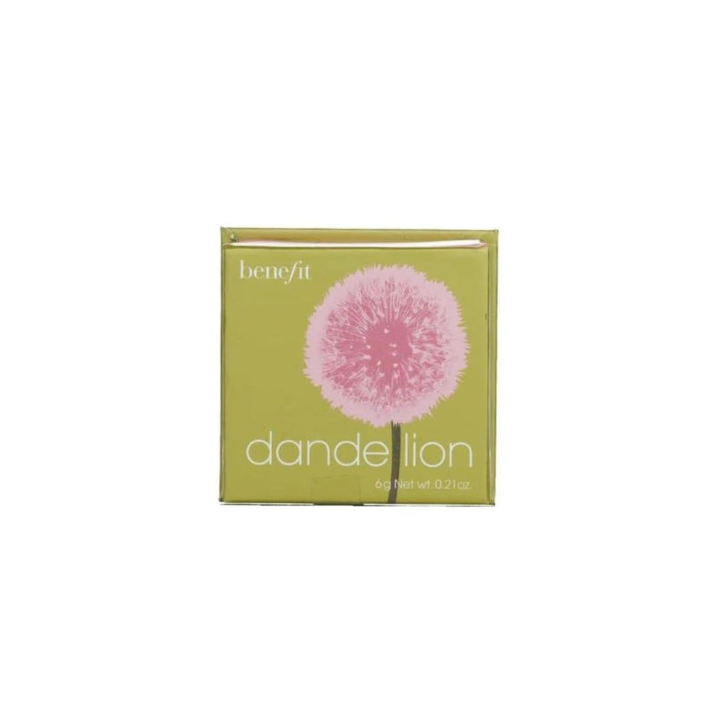 Benefit Dandelion Blush, texture soyeuse pour une application douce et modulable.