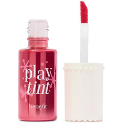 Aplicador gota de Benefit Playtint facilita aplicación precisa en labios y mejillas.