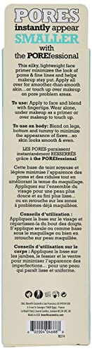 Aplicación del primer Benefit POREfessional sobre maquillaje para un acabado refinado