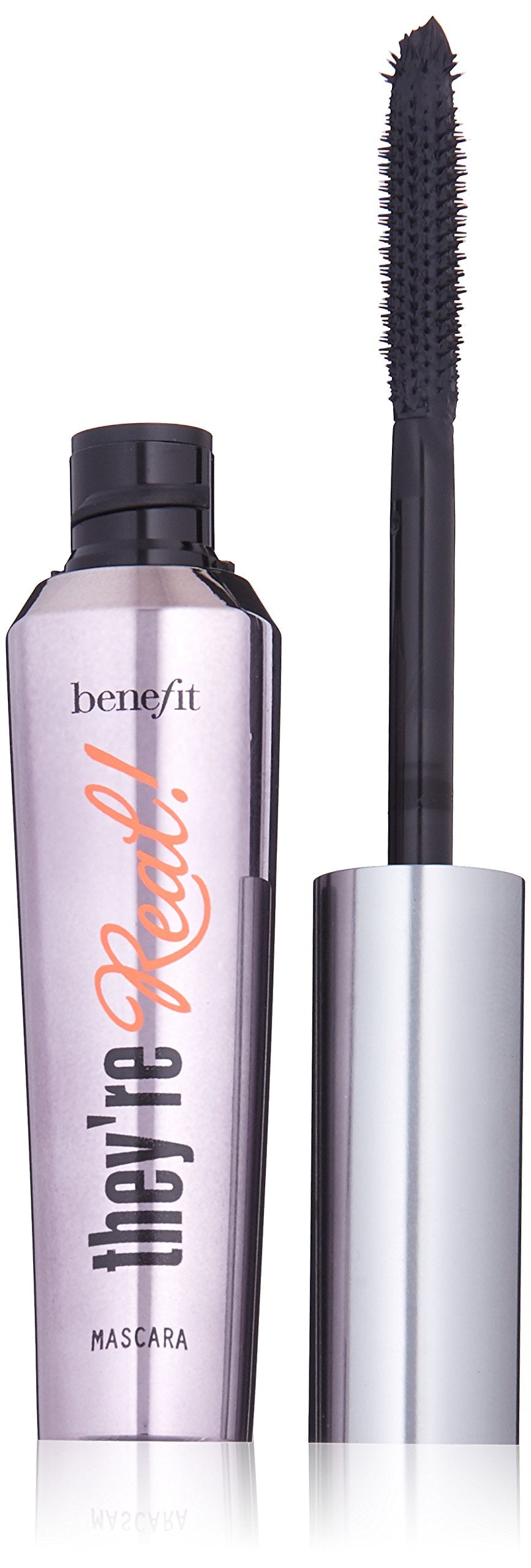 Benefit They're Real Beyond Mascara en negro, cepillo mixto para longitud y definición.