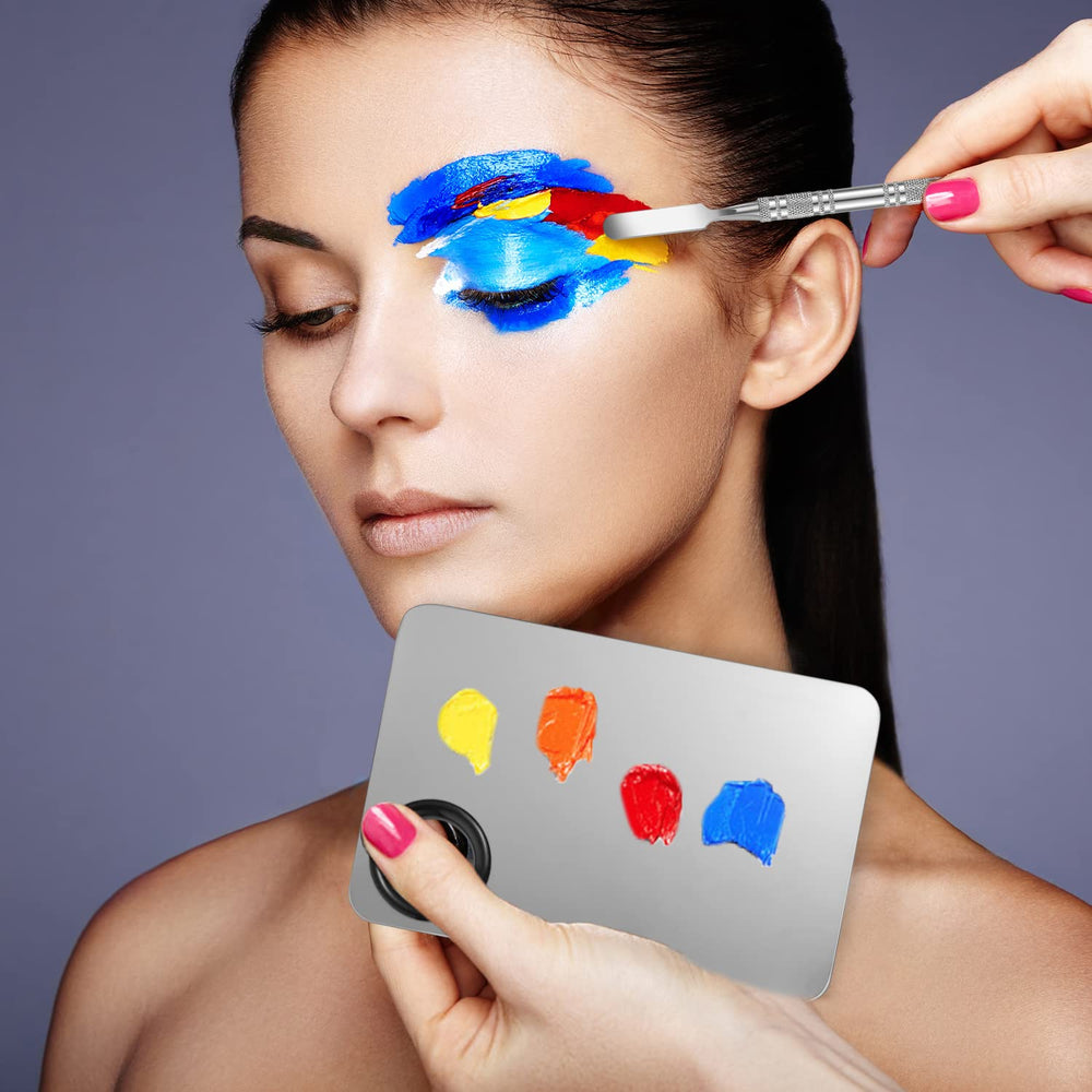 La espátula de doble cabeza BESARME se adapta a bases y labiales.