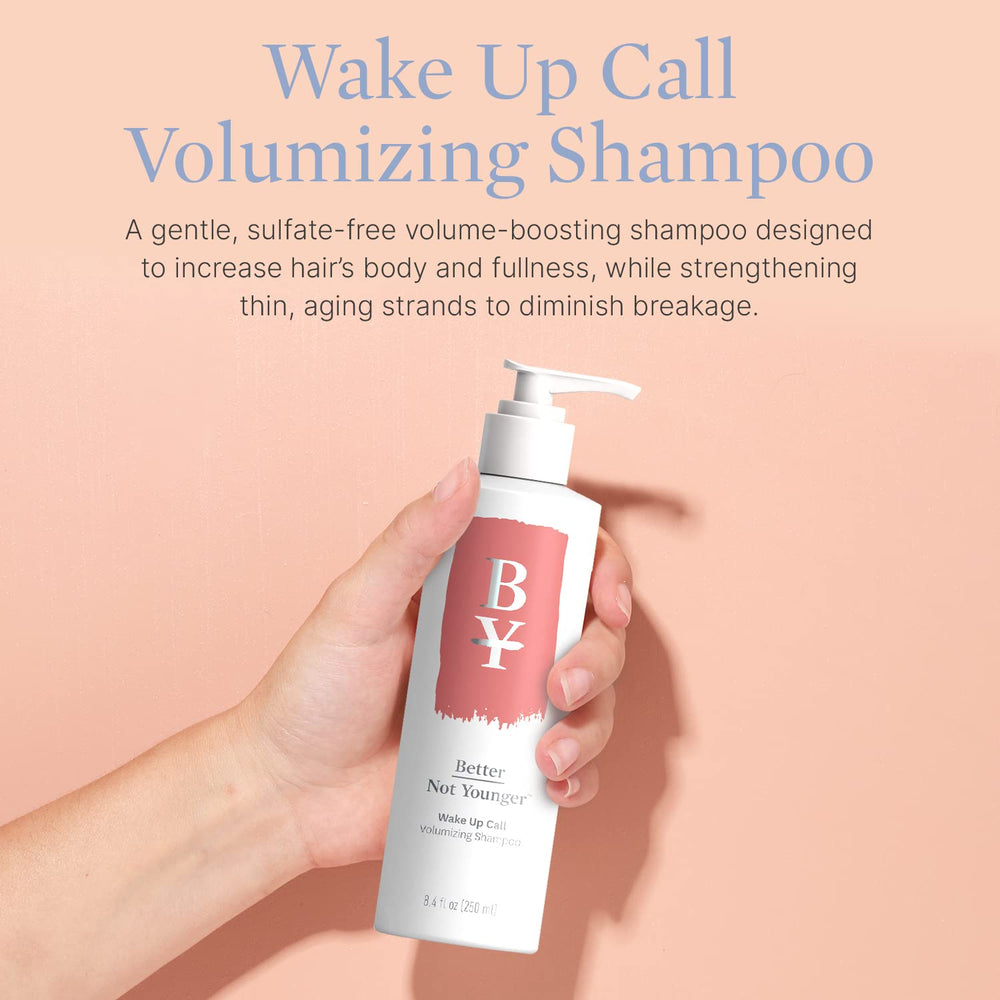 Texture mousse légère Wake Up Call offrant du volume durable pour cheveux fins.