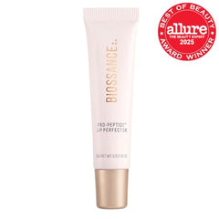 Biossance Pro-Péptidos Labial Perfector, textura sedosa para aplicación uniforme.