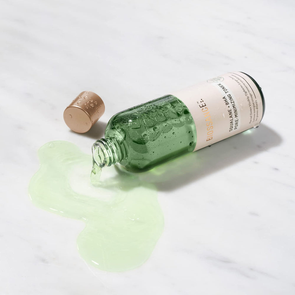 BIOSSANCE exfoliación suave con squalane mejora la textura.
