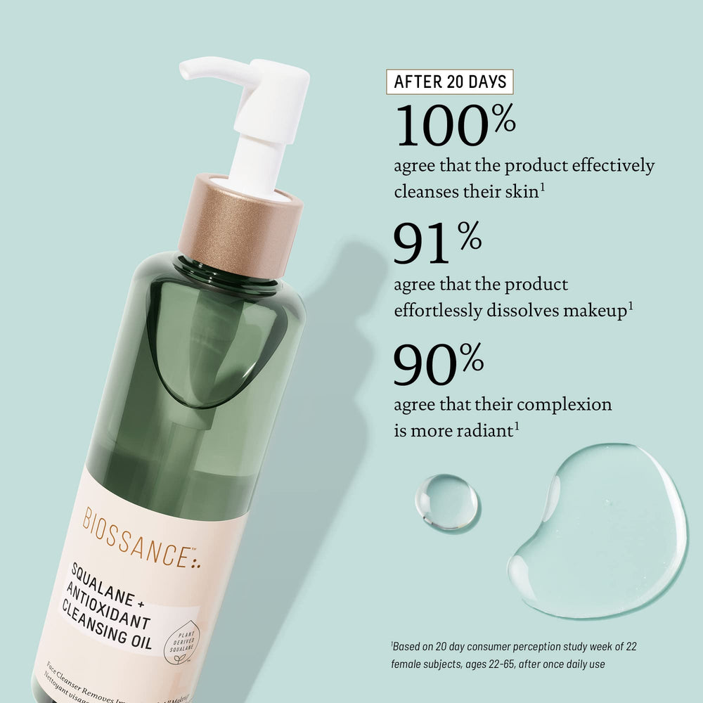 Texture soyeuse de Biossance huile visage, glisse et nettoie en douceur.