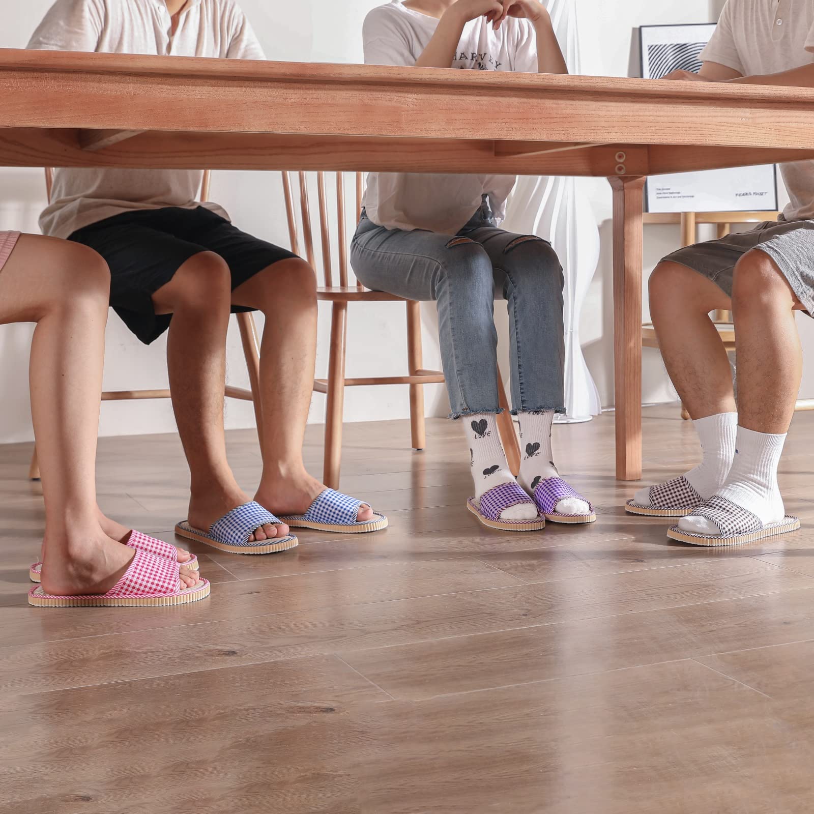 Chaussons biroris taille universelle large pour tous les pieds.