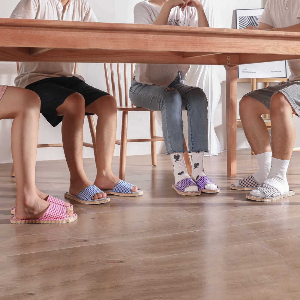 Chaussons biroris taille universelle large pour tous les pieds.