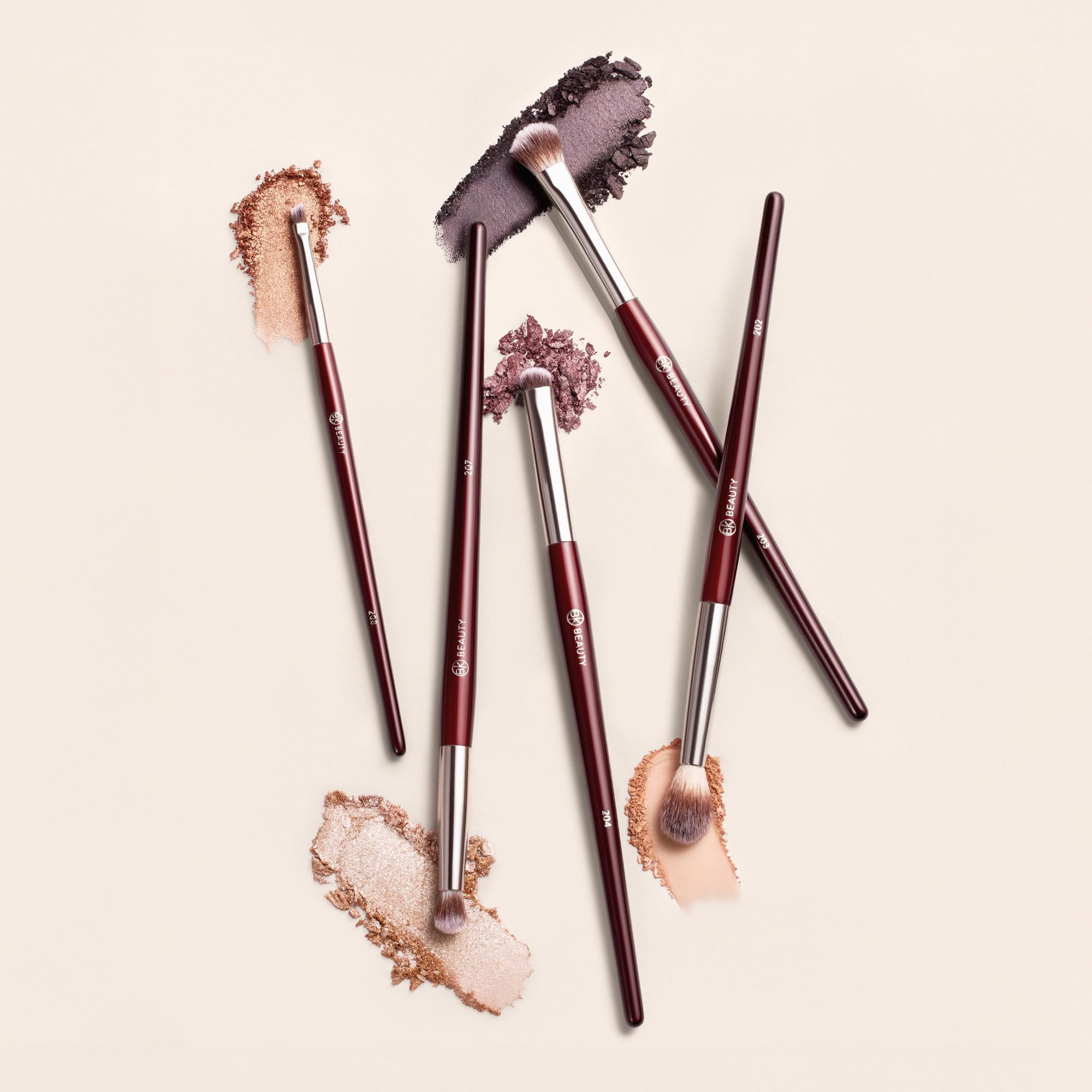BK Beauty 208 Precision Angled pincel para delineado exacto o rellenar cejas.