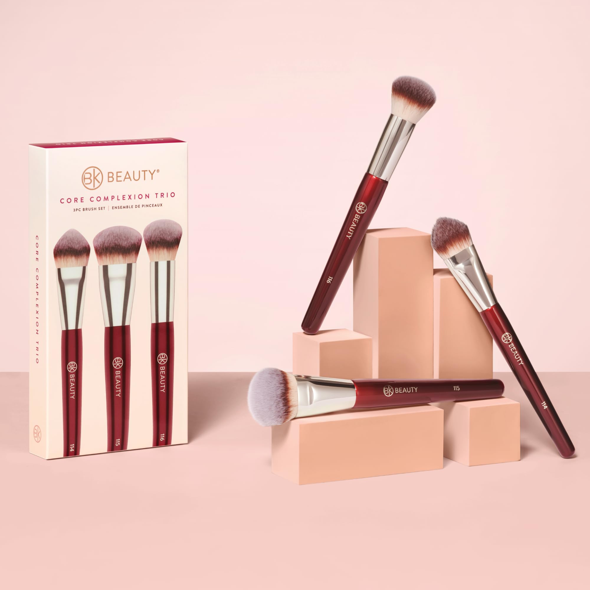 BK Beauty Core Complexion Trio: étui élégant pour ranger et transporter les pinceaux.