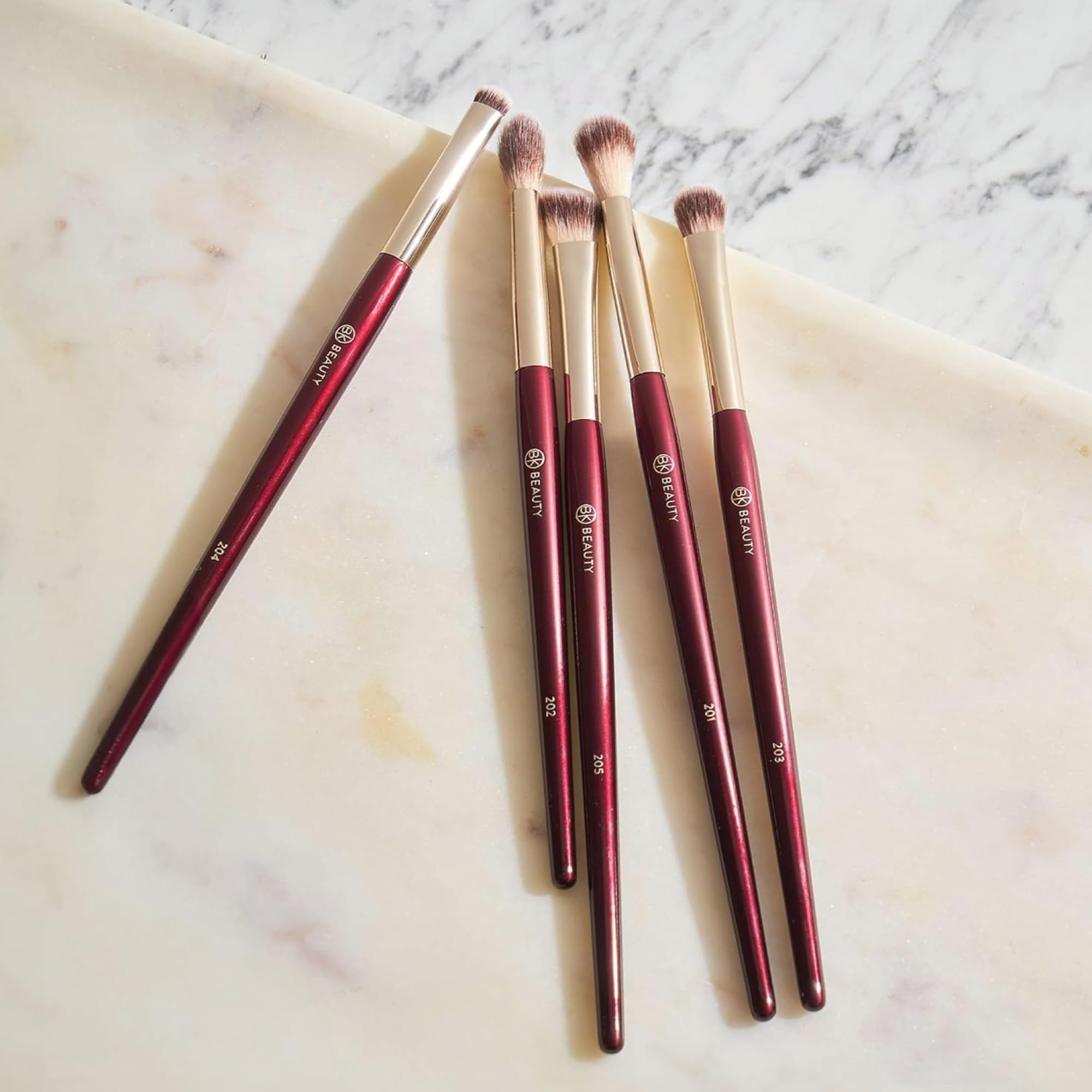 BK BEAUTY Essentials Brush Set 205, contorneado de sombra para ceja definida