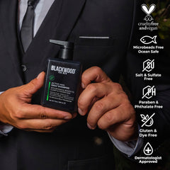 Blackwood For Men: aplicación en ducha tras entreno para limpieza profunda del cuero cabelludo.