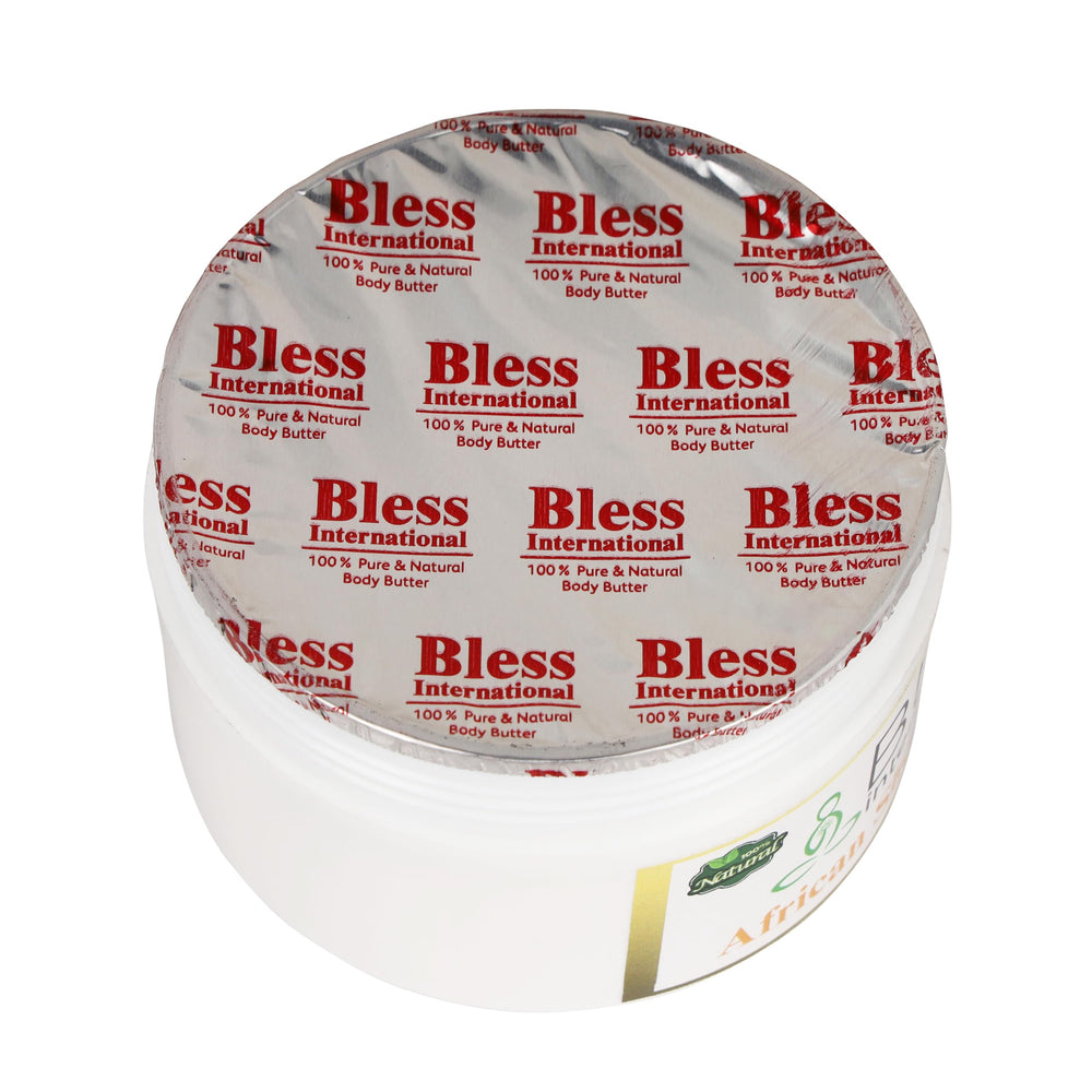 Aplicación facial suave con Bless International para piel nutrida.