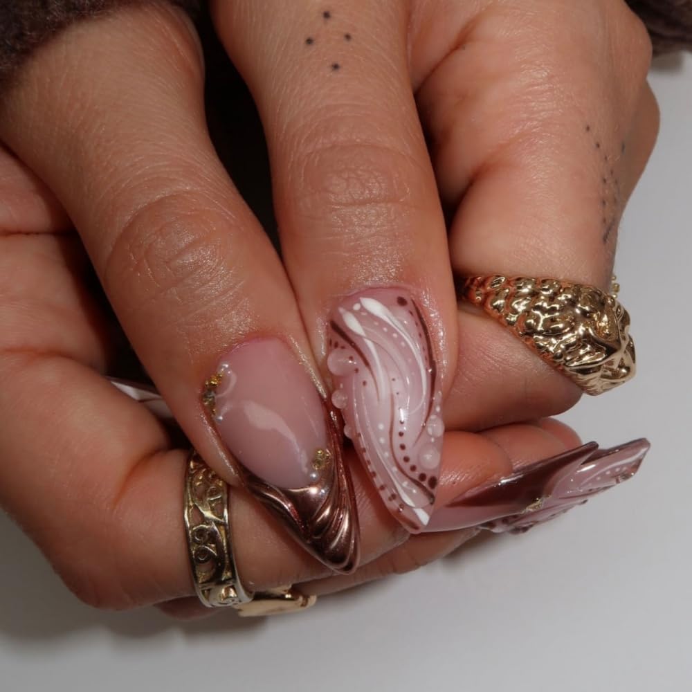 BLGTGH diseño floral 5D en uñas, detalle llamativo