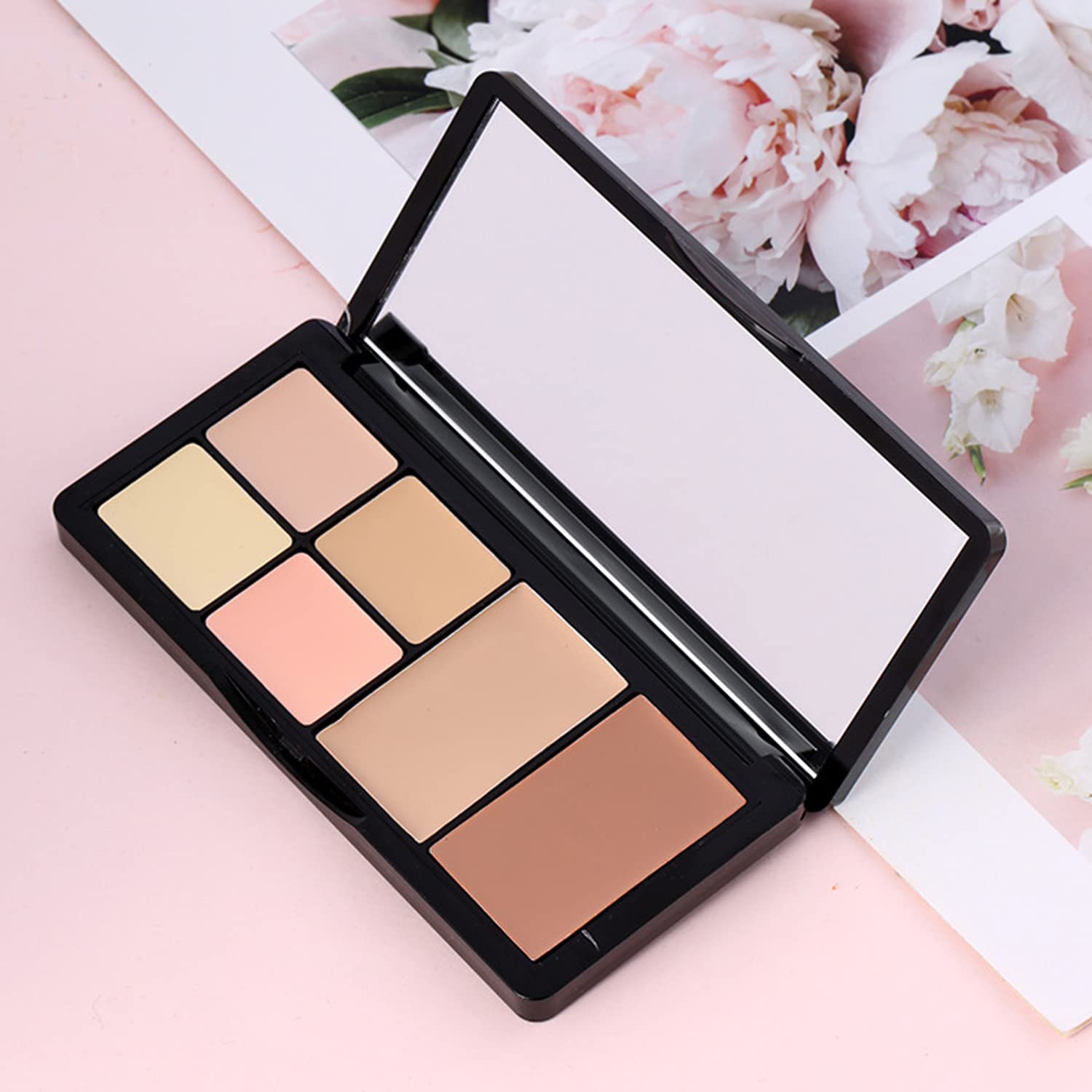 BliBling Paleta Correctora 6 en 1, durabilidad prolongada para un look duradero.