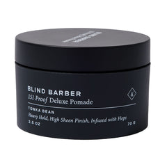 Blind Barber 151 Proof Deluxe pomada, botella visible, resultado de peinado con alto brillo.