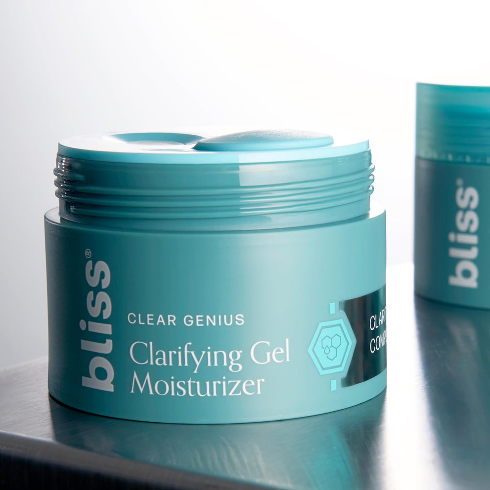 Bliss Clear Genius, envase ligero, ideal para viaje y retoques.