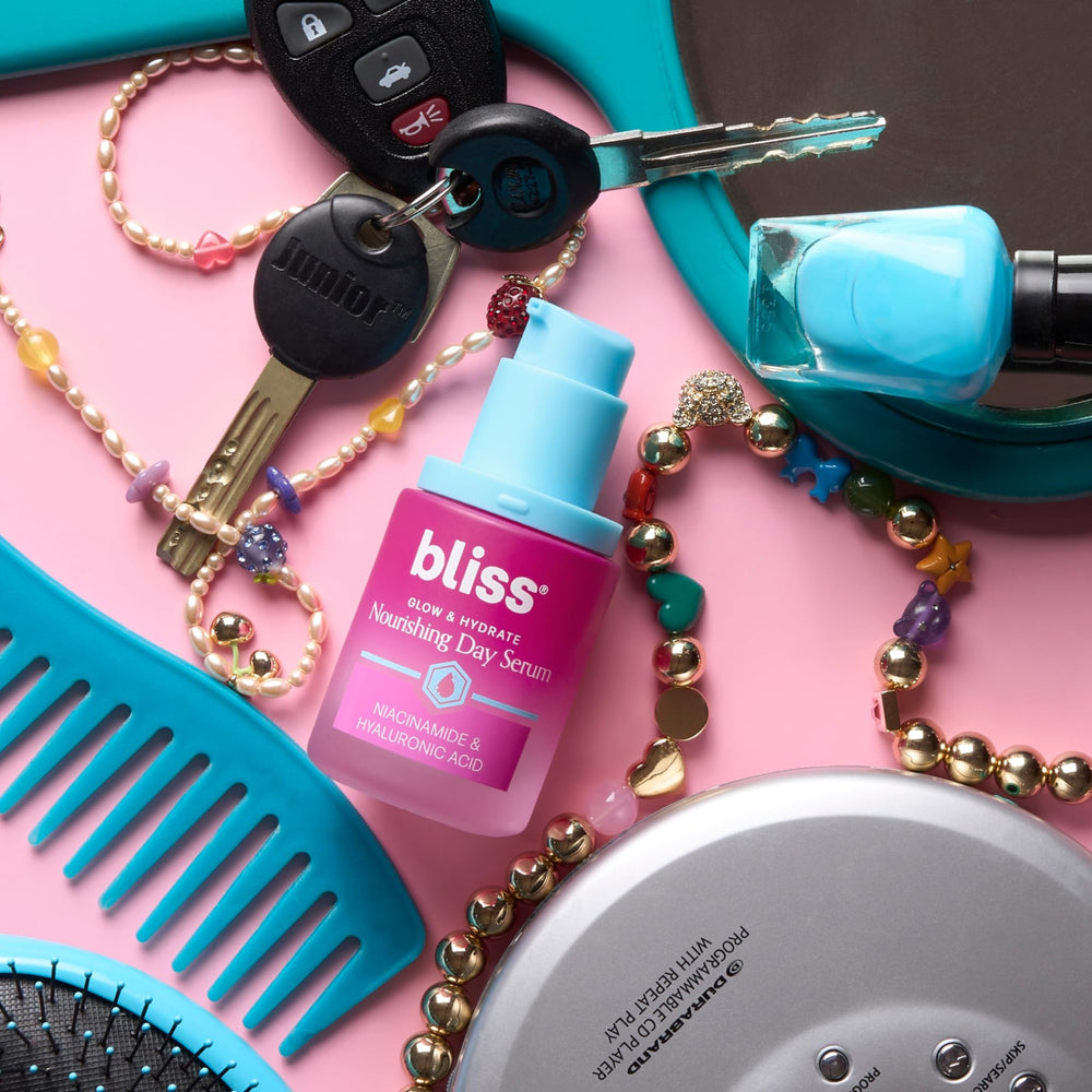Bliss Glow & Hydrate Serum presentación limpia inspira cuidado consciente.