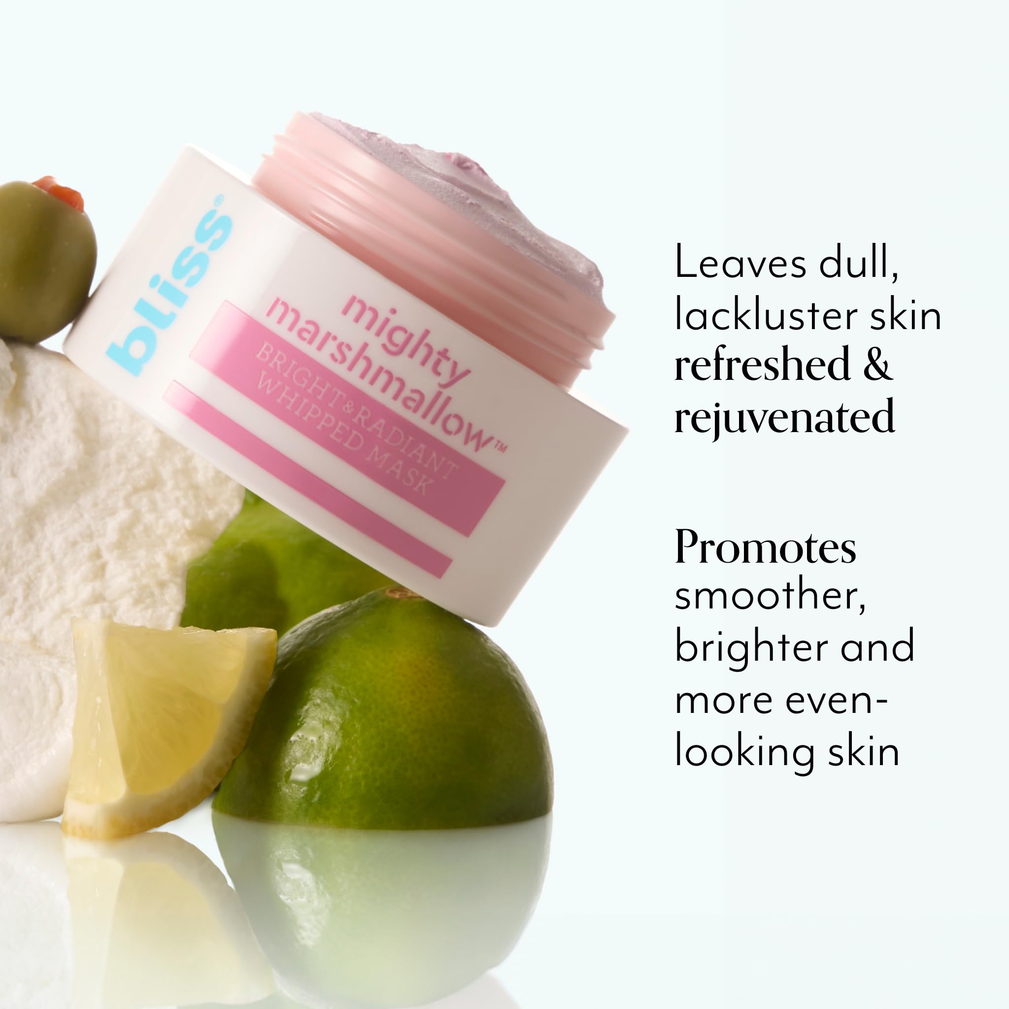 Bliss Mighty Marshmallow mascarilla aplicación suave en la piel para brillo natural.