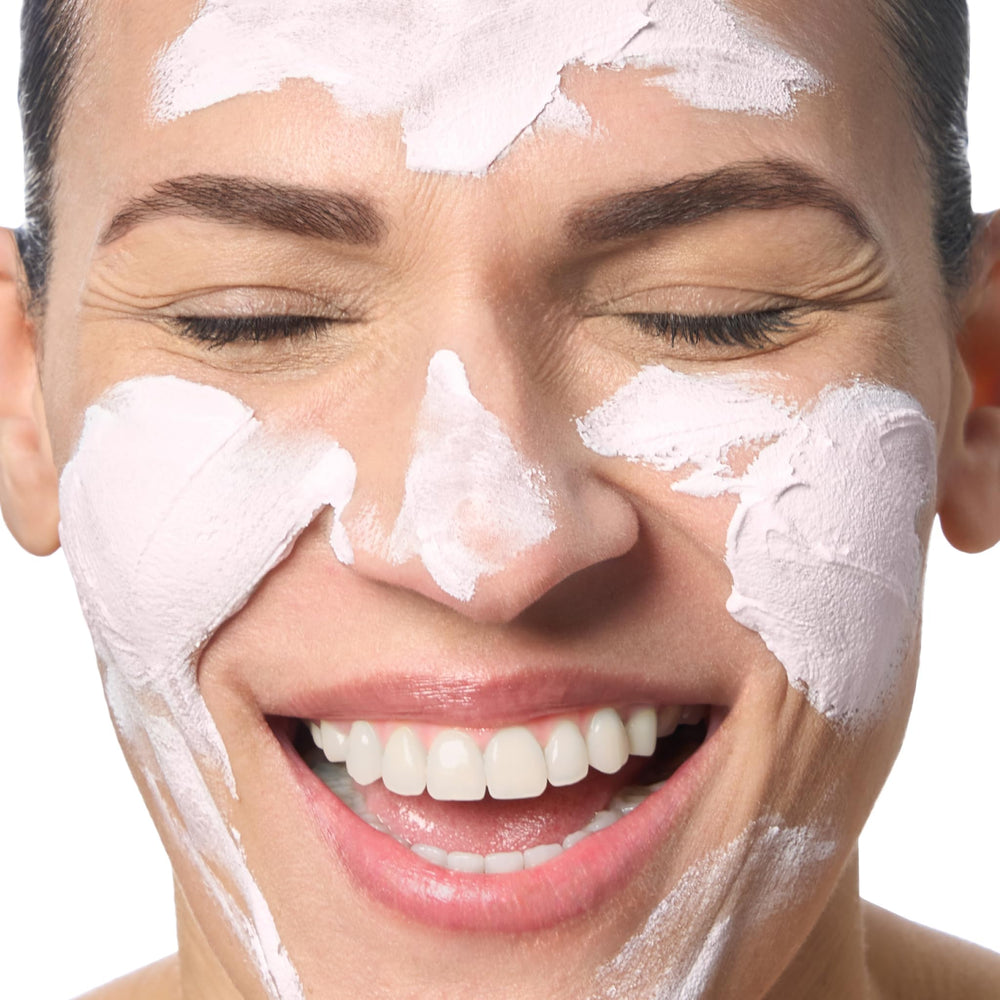 Bliss Mighty Marshmallow mascarilla extracto de olivo antioxidante en uso.