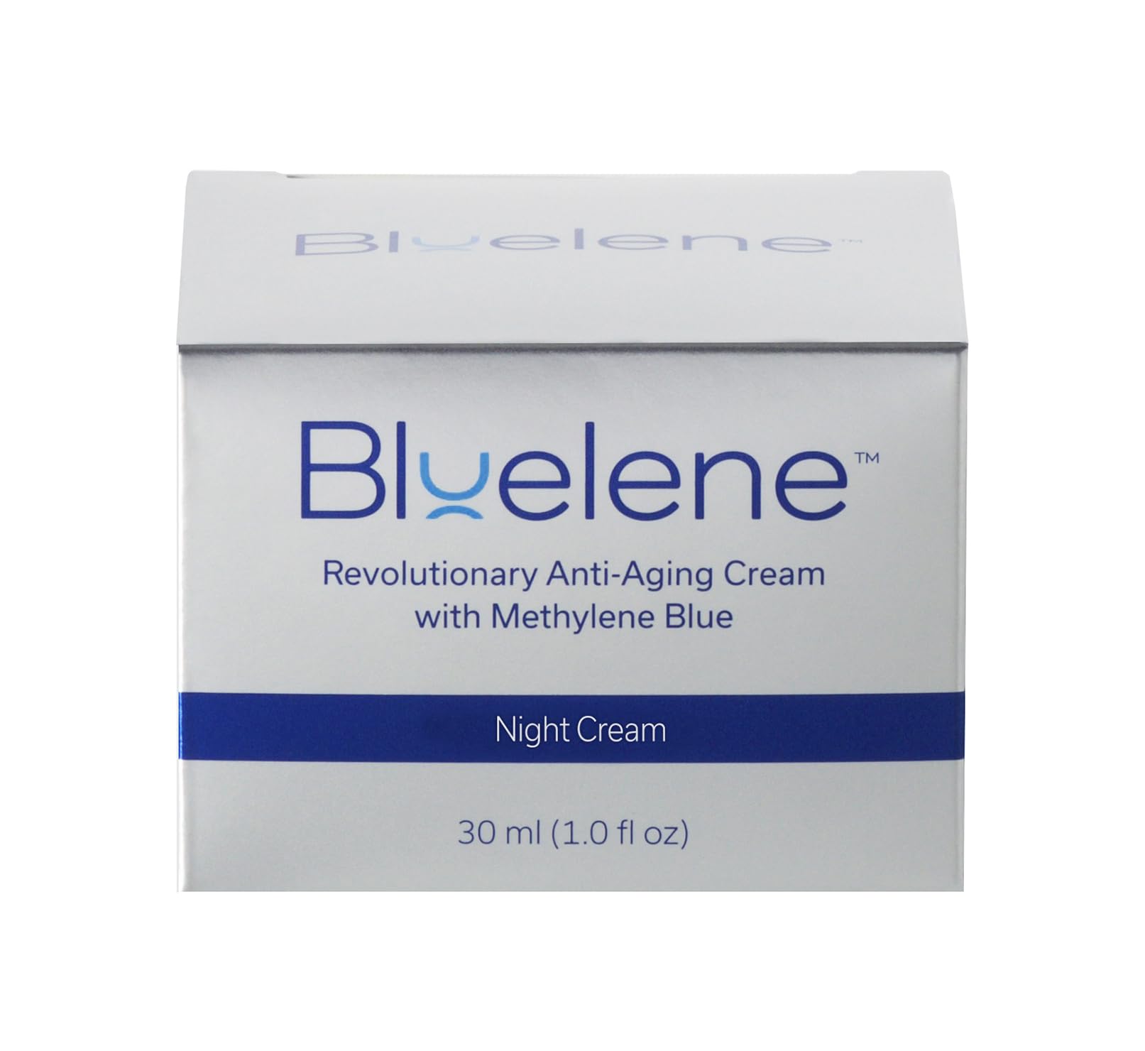 Aplicación en cuello con Crema de Noche Bluelene para hidratación durante la noche.