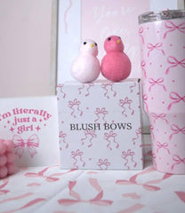Blush Essentials motif noeuds blush apportant esthétique en salon