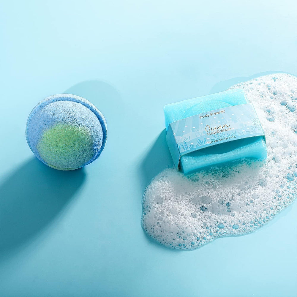 Jabón de manos BODY & EARTH: limpieza suave con fragancia marina.