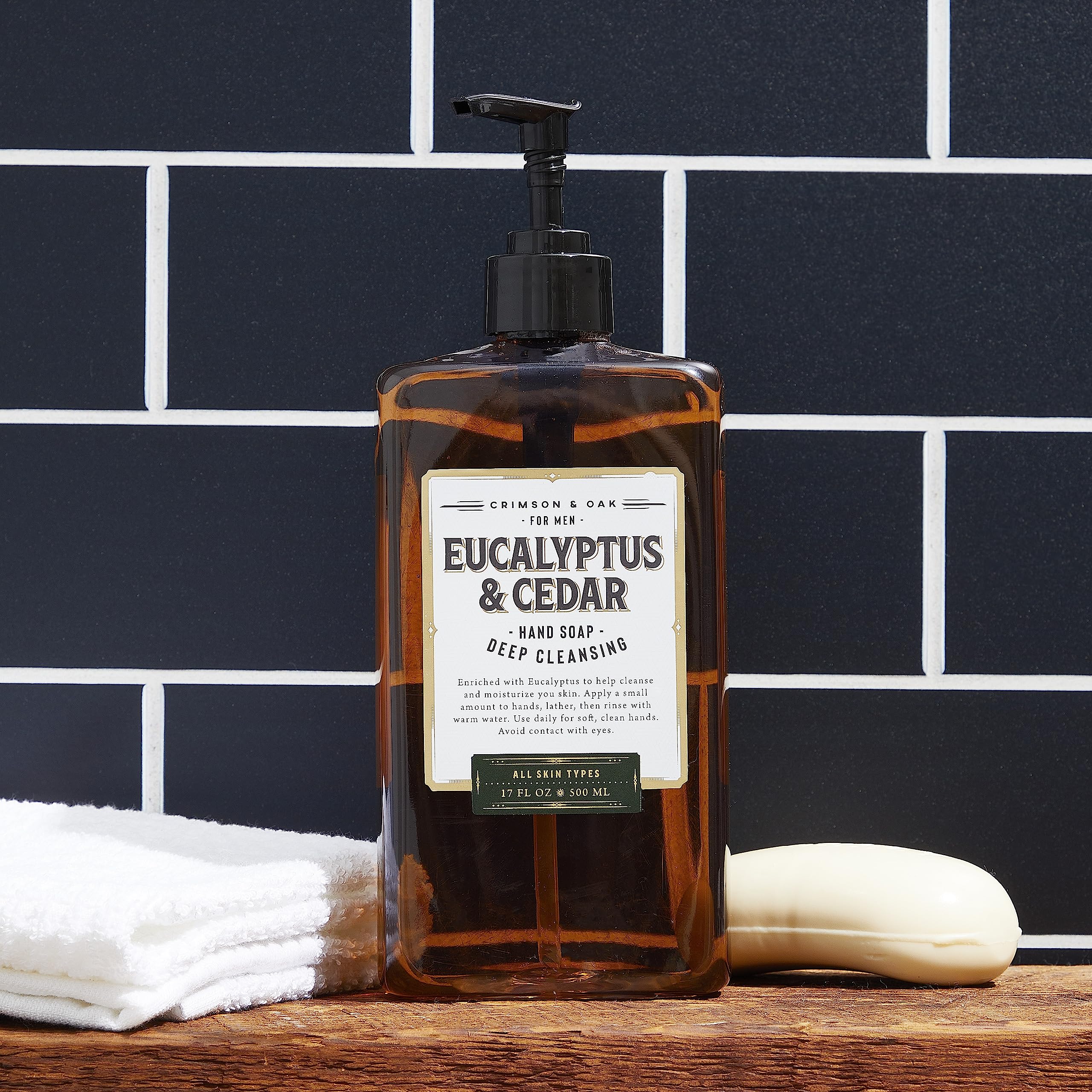 Body Prescriptions Crimson & Oak, escena de baño para higiene diaria.
