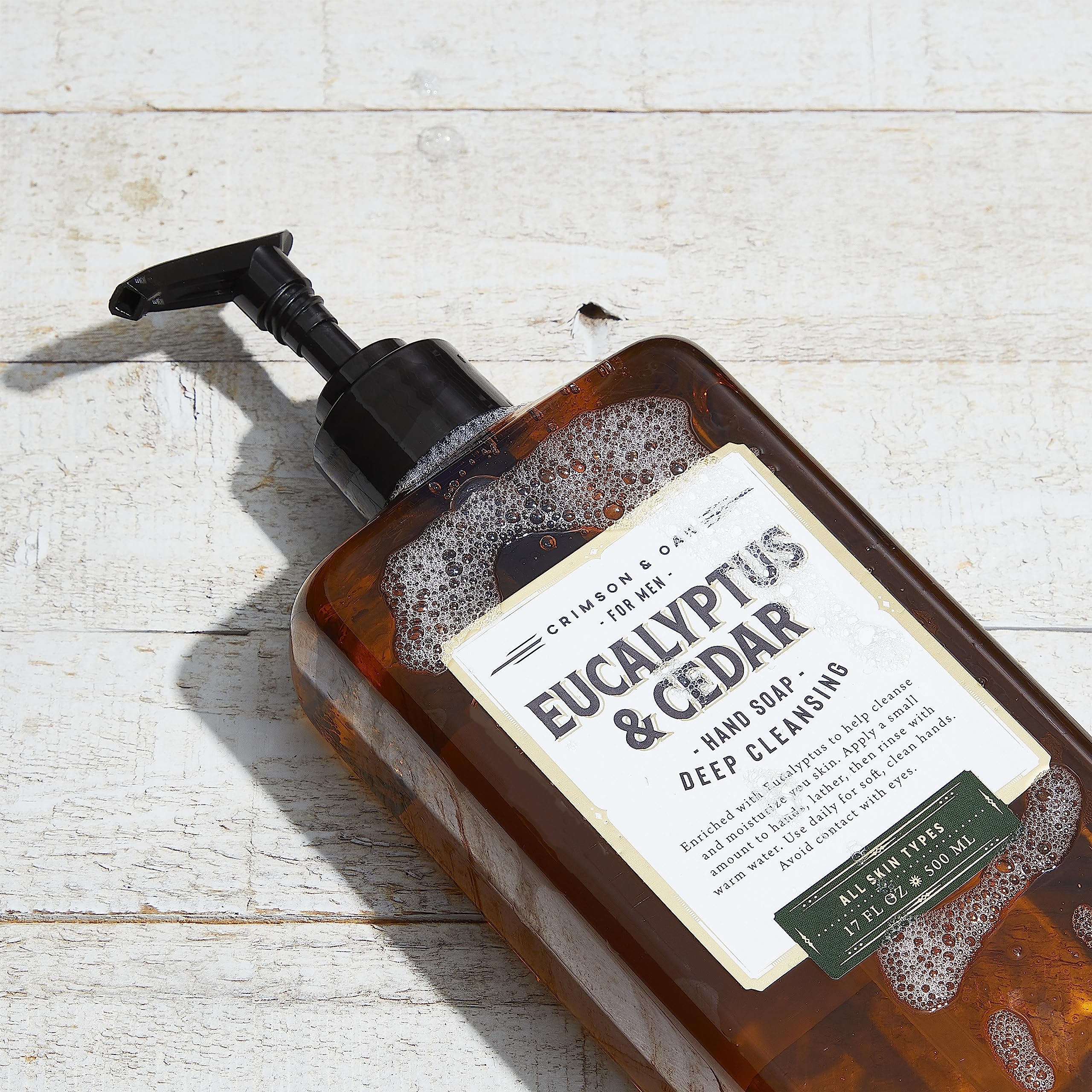Body Prescriptions Crimson & Oak, etiqueta con eucalipto y cedro para aroma.