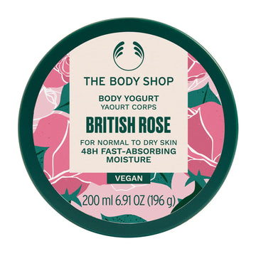 The Body Shop British Rose Yogur Corporal se aplica rápidamente tras la ducha para hidratación inmediata.