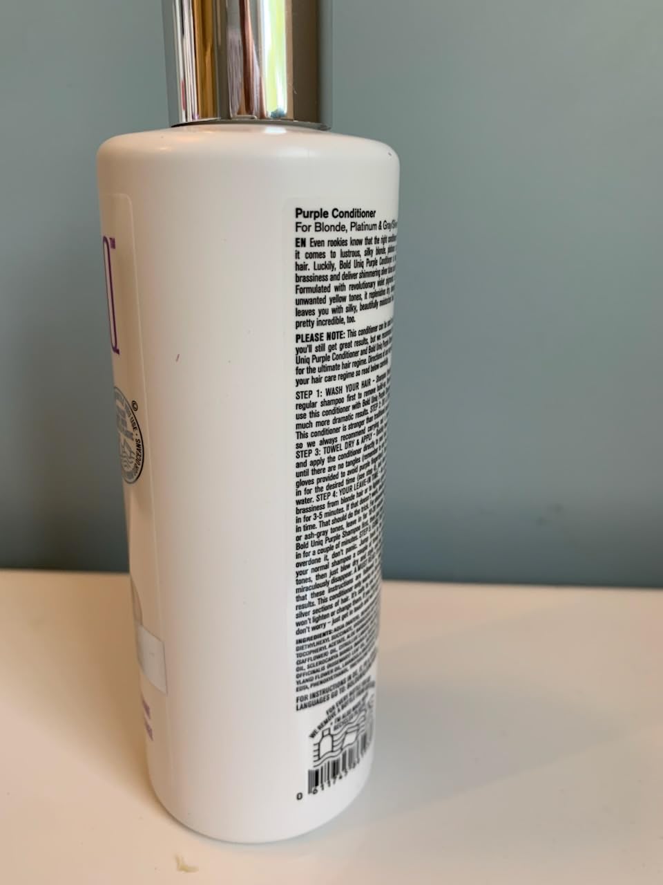 BOLD UNIQ conditionneur violet, emballage recyclable et respectueux de l’environnement.